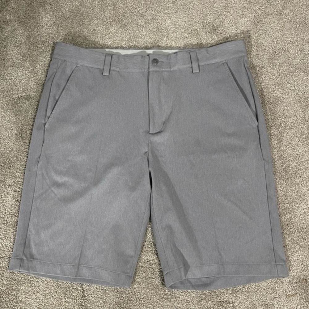 Greg Norman Microlux Golf Shorts size 34